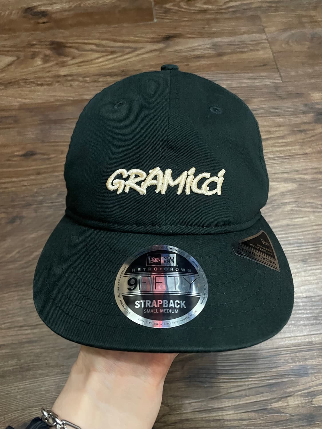 뉴에라 그라미치 레터링 볼캡 스트랩백 블랙 상품이미지1