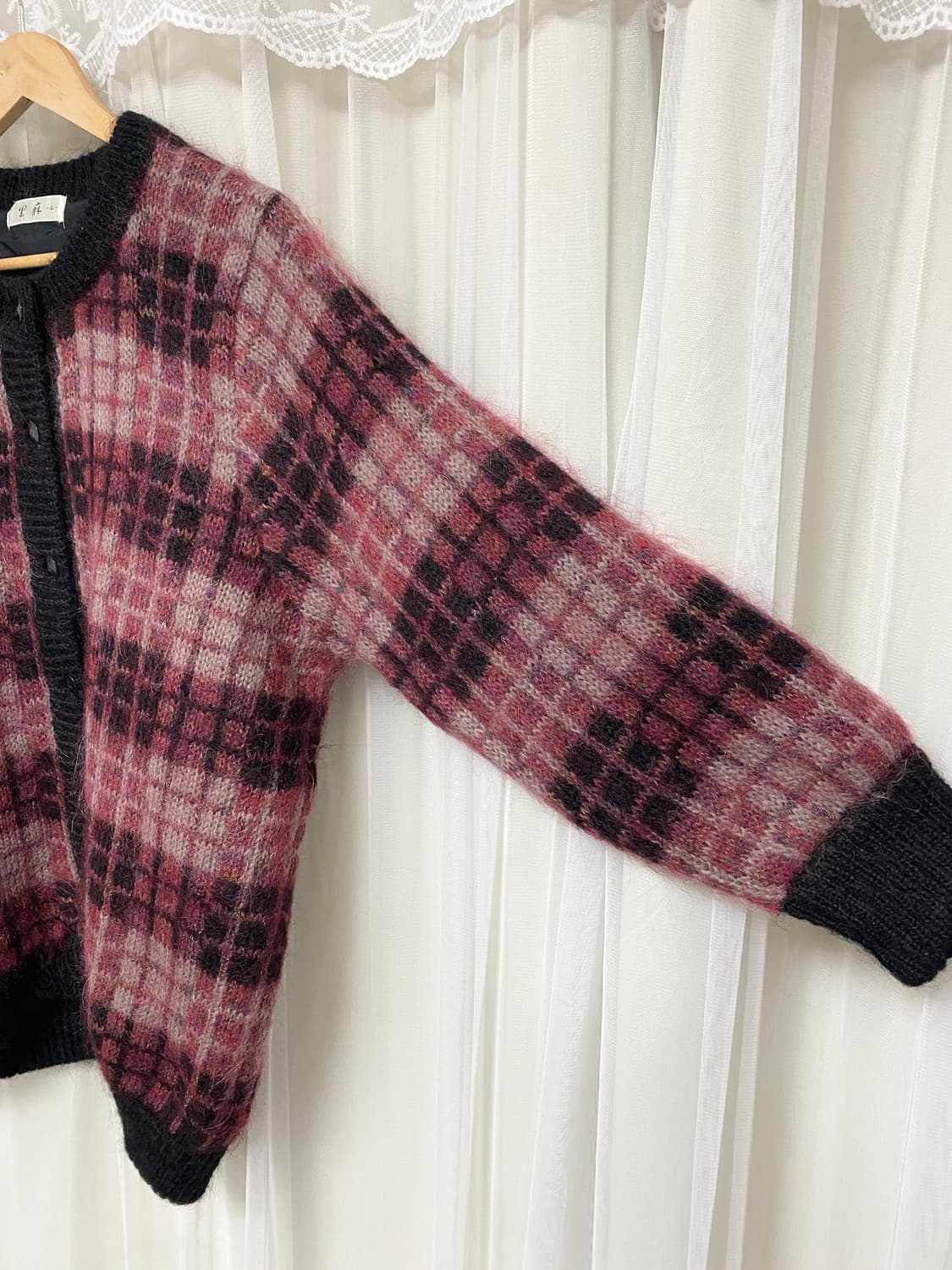 Soft Burgundy Check Wool Cardigan 상품이미지3