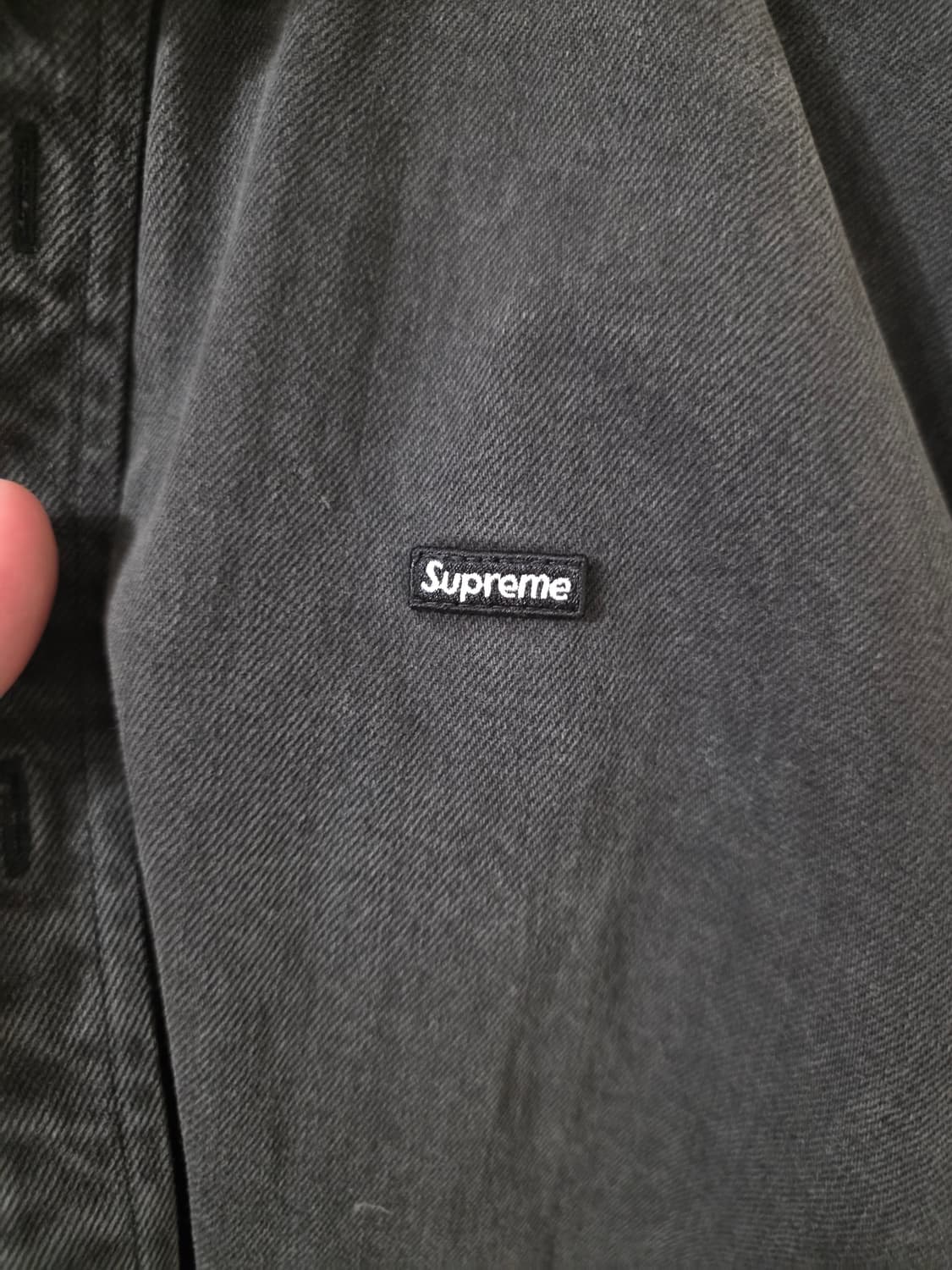 슈프림 스몰 박스 데님 셔츠 블랙 상품이미지2