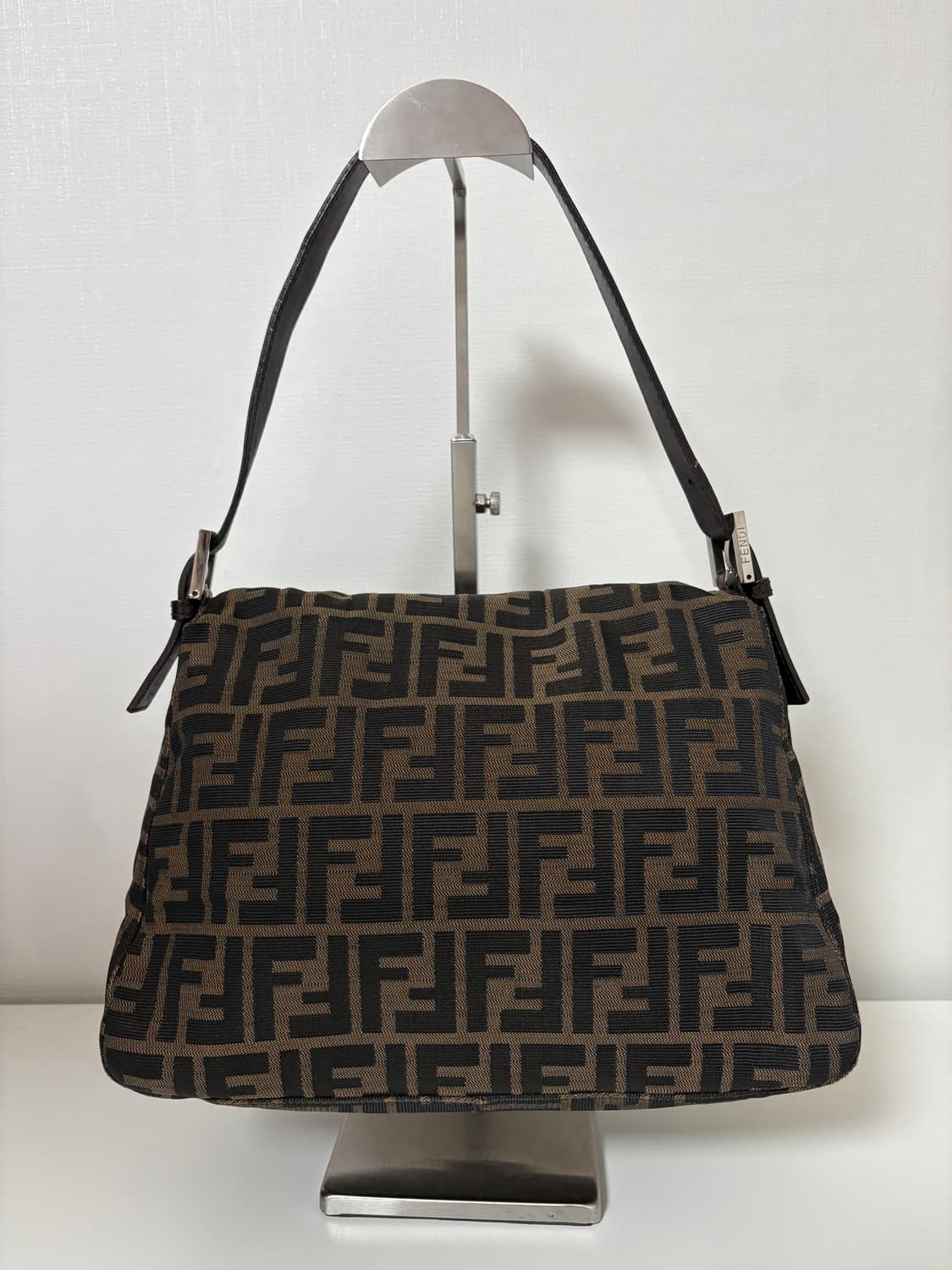 펜디 주카 맘마 바게트백 상품이미지5