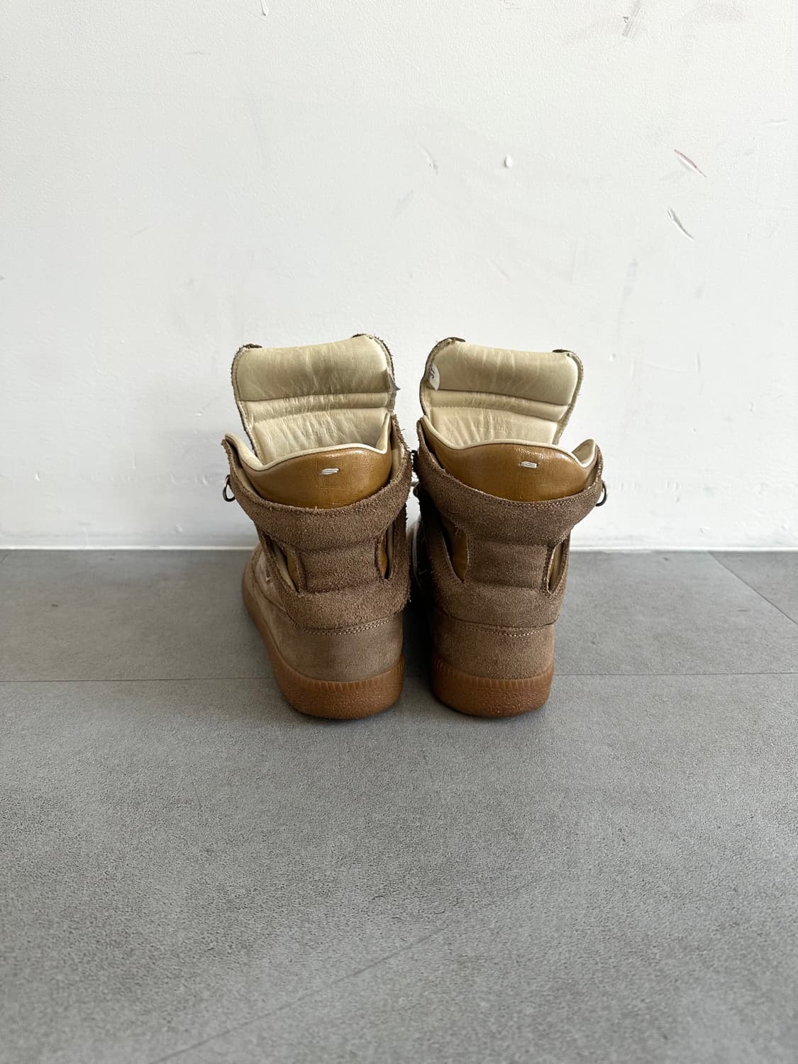 마르지엘라 2000s 오버사이즈 텅 브라운 하이탑 상품이미지5