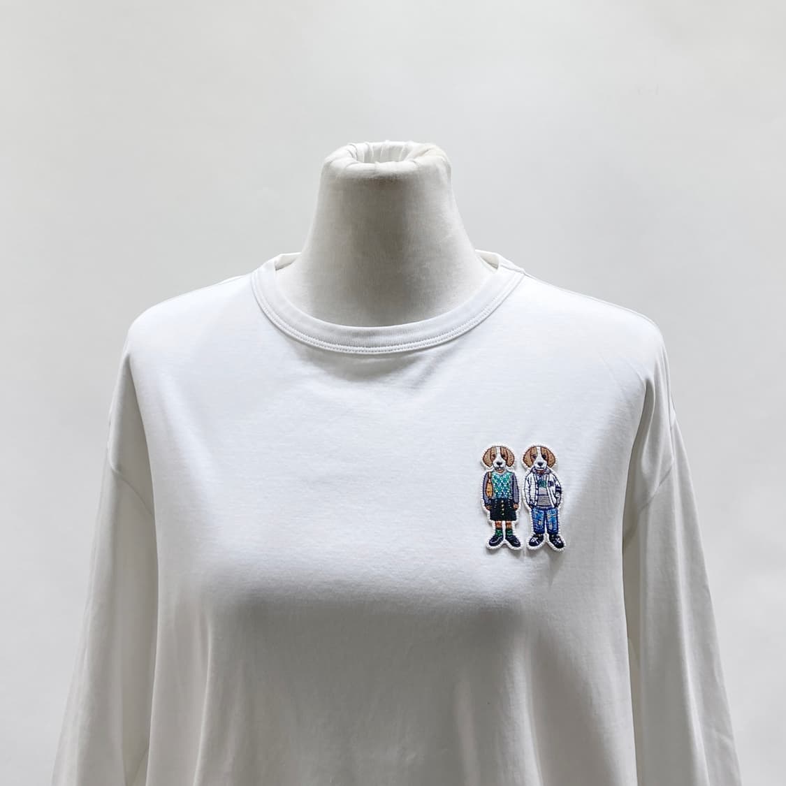 헤지스 여성 라운드긴팔 2023 85 영구제 상품이미지2