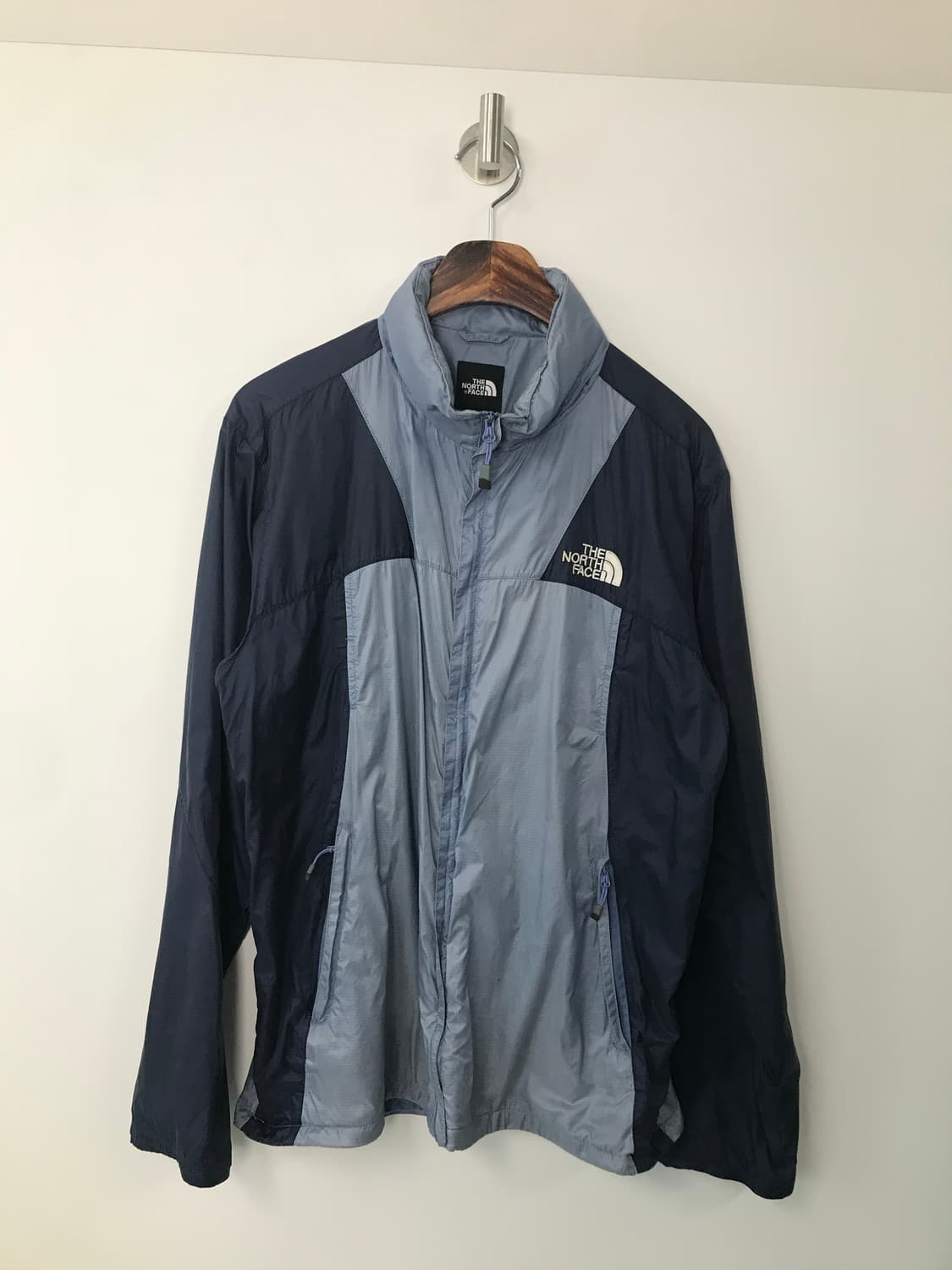 노스페이스 자수로고 배색 윈드 바람막이 자켓 상품이미지2