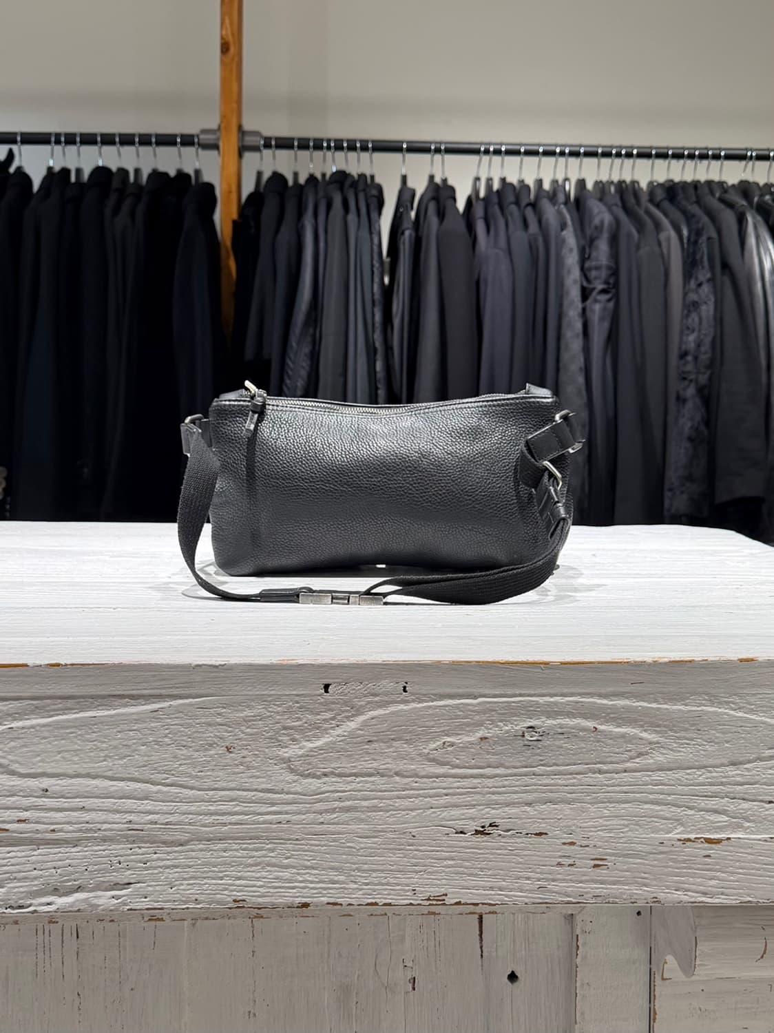 돌체앤가바나 블랙 레더 힙색 상품이미지4