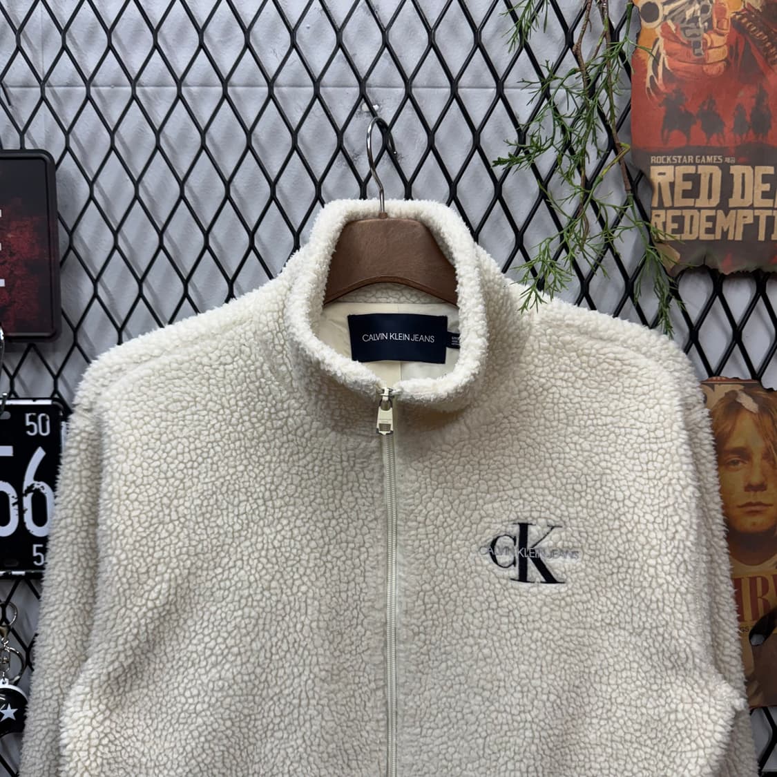 캘빈클라인 진스 뽀글이 플리스 자켓 전면 CK 로고 포인트 아이보리 상품이미지3