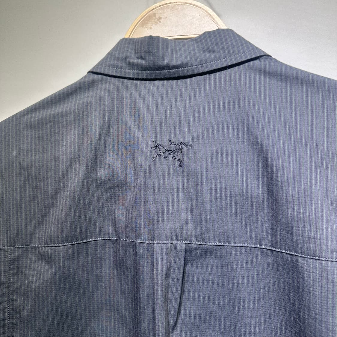 아크테릭스 반팔 셔츠 판매합니다 상품이미지5