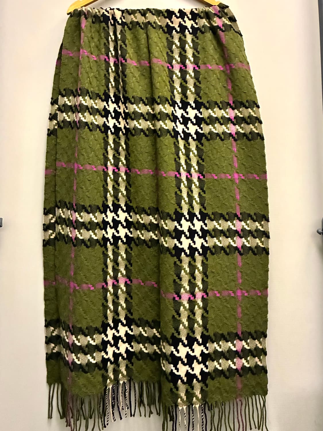 BURBERRY 버버리 하운드투스 체크 울 캐시미어 롱 머플러 목도리 상품이미지5