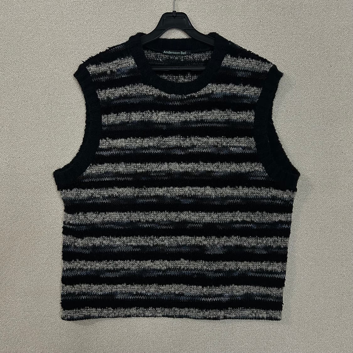  (XL) 앤더슨벨 스트라이프 패턴 니트조끼  상품이미지1