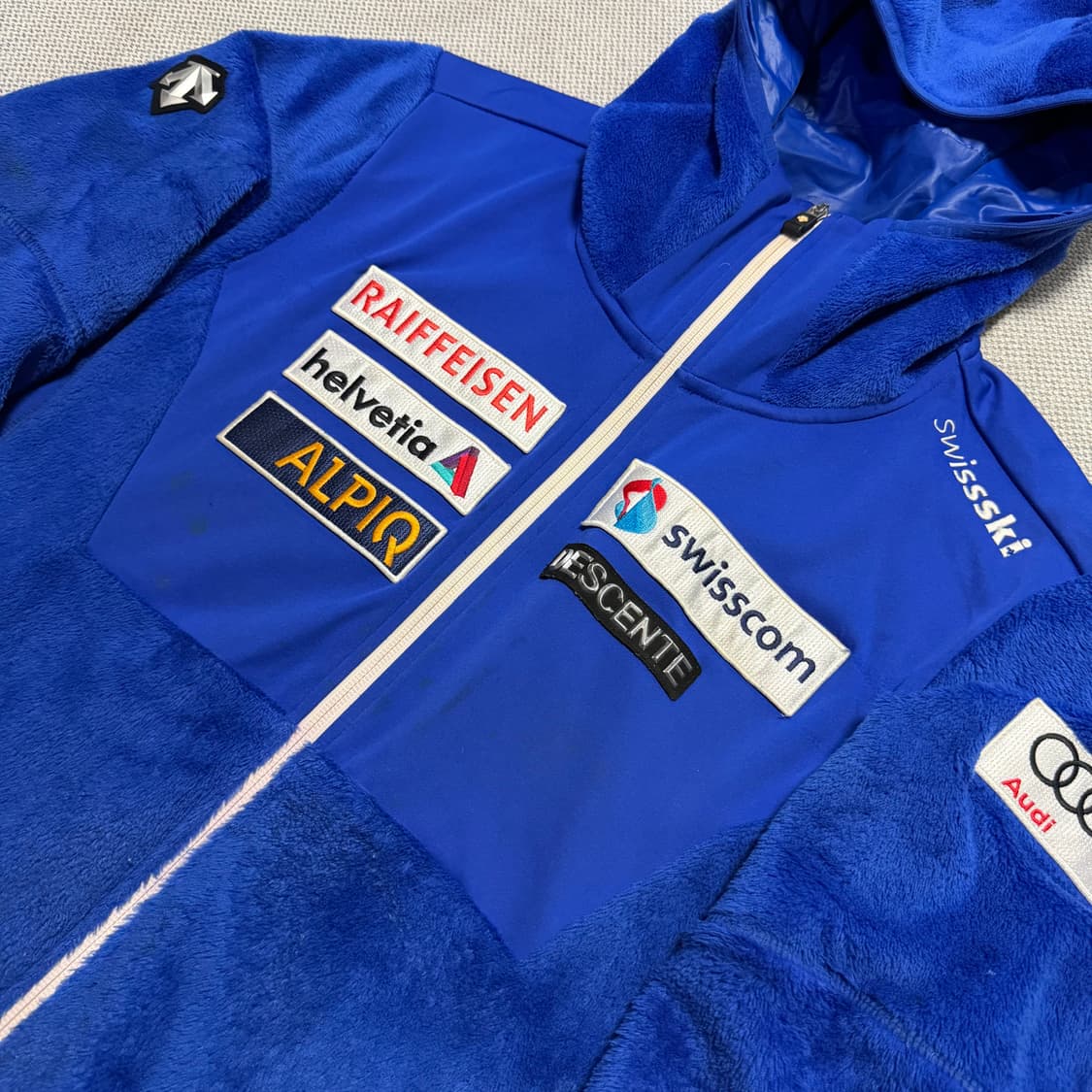 데상트 아우디 플리스 후드집업 자켓 상품이미지5