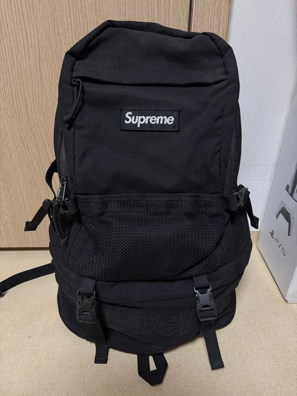 슈프림 15FW 컨투어 백팩 블랙 상품이미지1