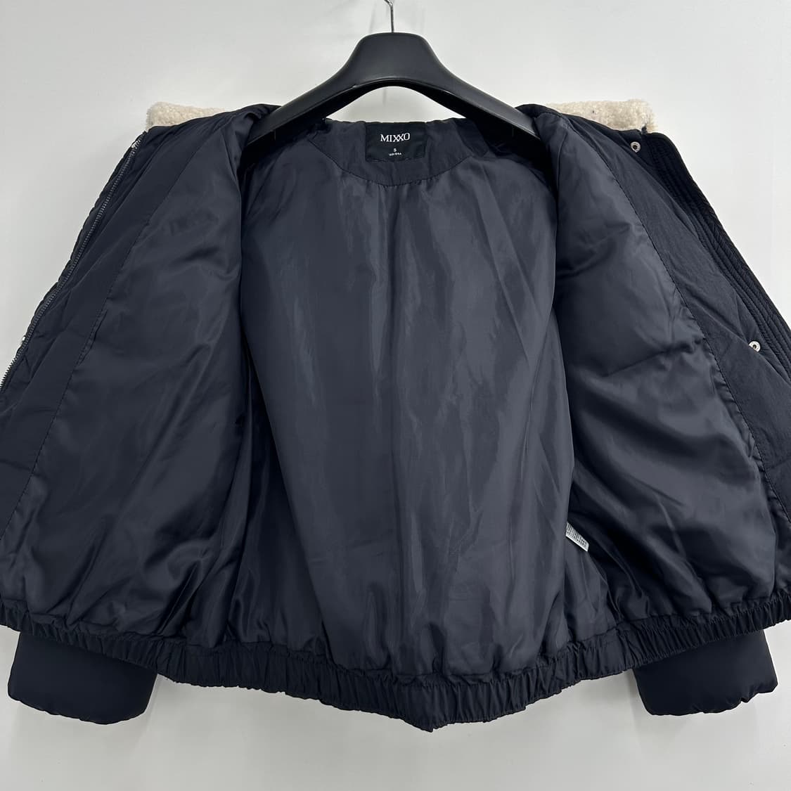 90 미쏘 여자 양털 카라 루즈핏 웰론 더플 숏 패딩 상품이미지3