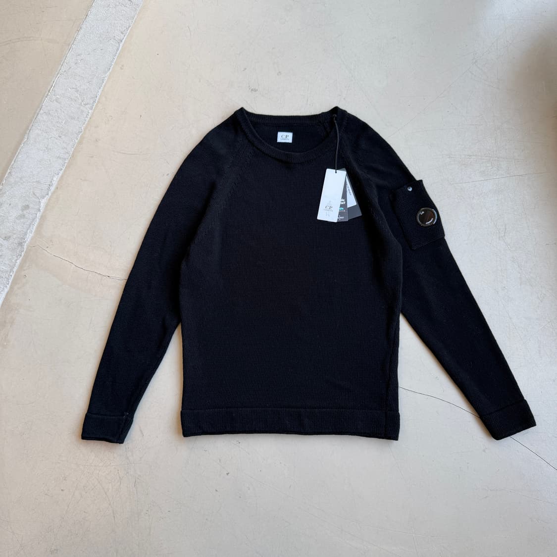 cp컴퍼니 렌즈 크루넥 스웨터 상품이미지1