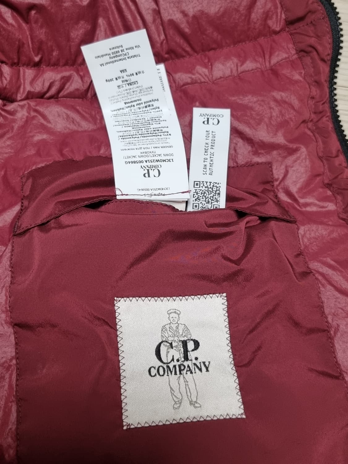 cp컴퍼니 나이크라 패딩 상품이미지5