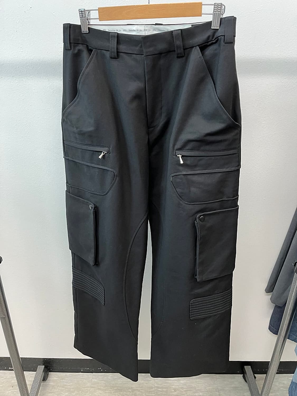30) STU 블랙 카고팬츠  상품이미지2