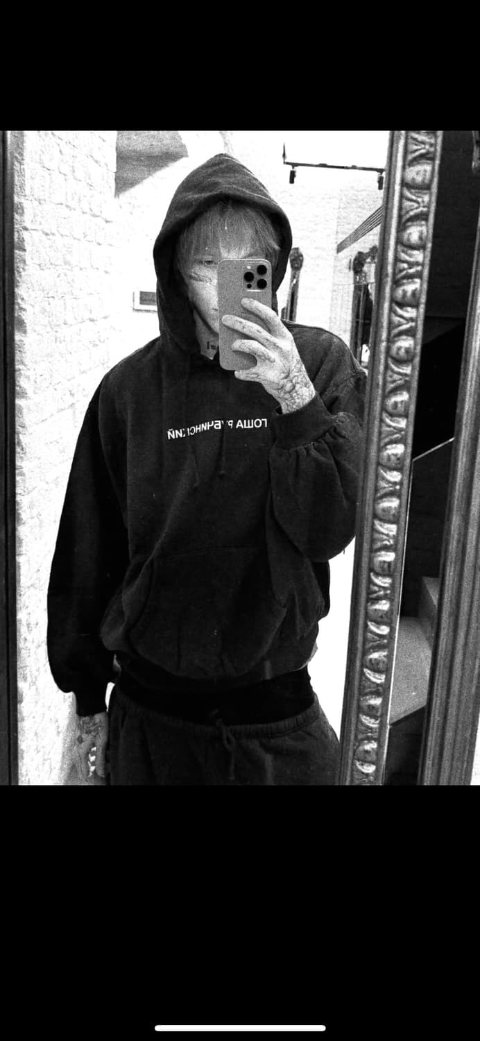 구매글))) 고샤 루브친스키 후드티 구해요 상품이미지2