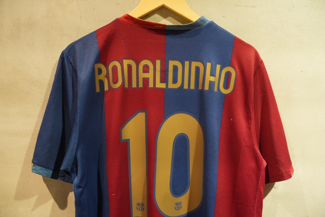 06-07 바르셀로나 호나우지뉴 홈 유니폼 상품이미지10