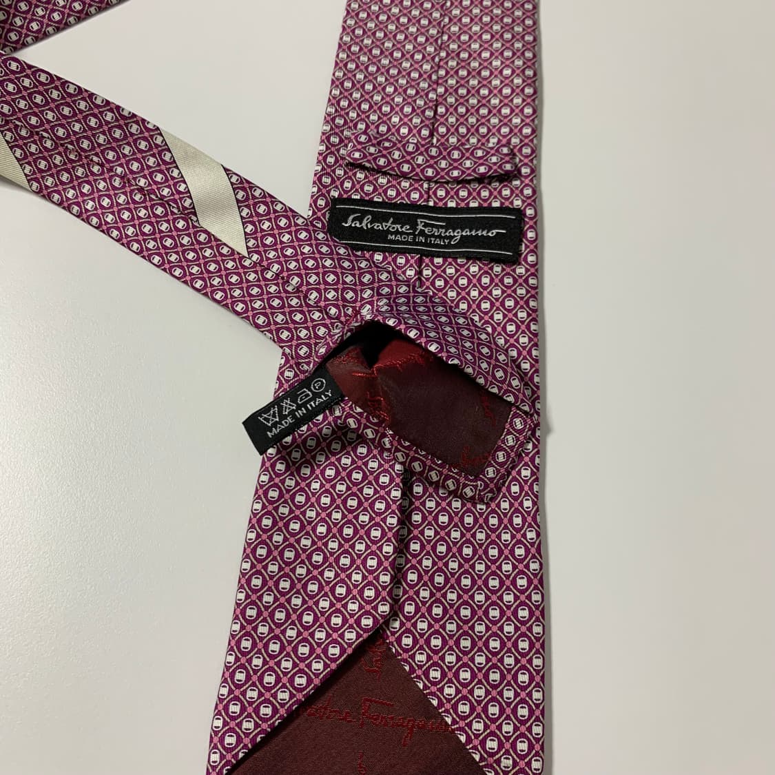 페레가모(Ferragamo) 명품 클래식 이태리넥타이 A+등급 8cm 상품이미지7