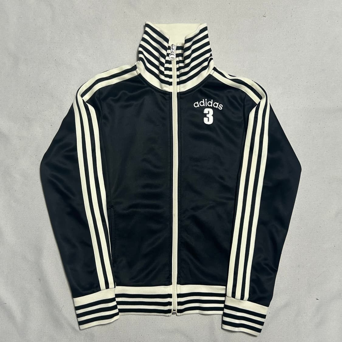 S 아디다스 여성 블랙 트랙탑 상품이미지3