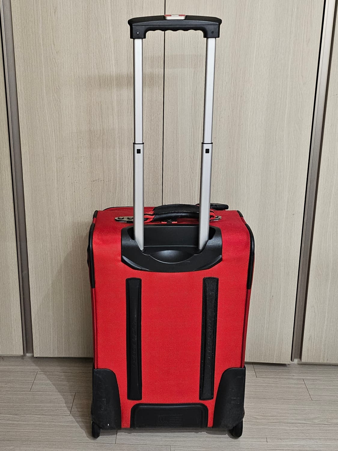 공항에서 눈에 띄는 레드랄프로렌 POLO SPORT 캐리어 55cm(37 상품이미지4