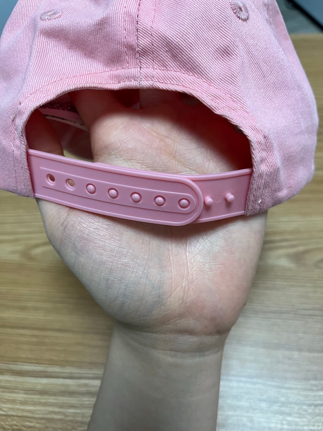 캘빈클라인 진스 라인 연핑크색 볼캡 상품이미지2