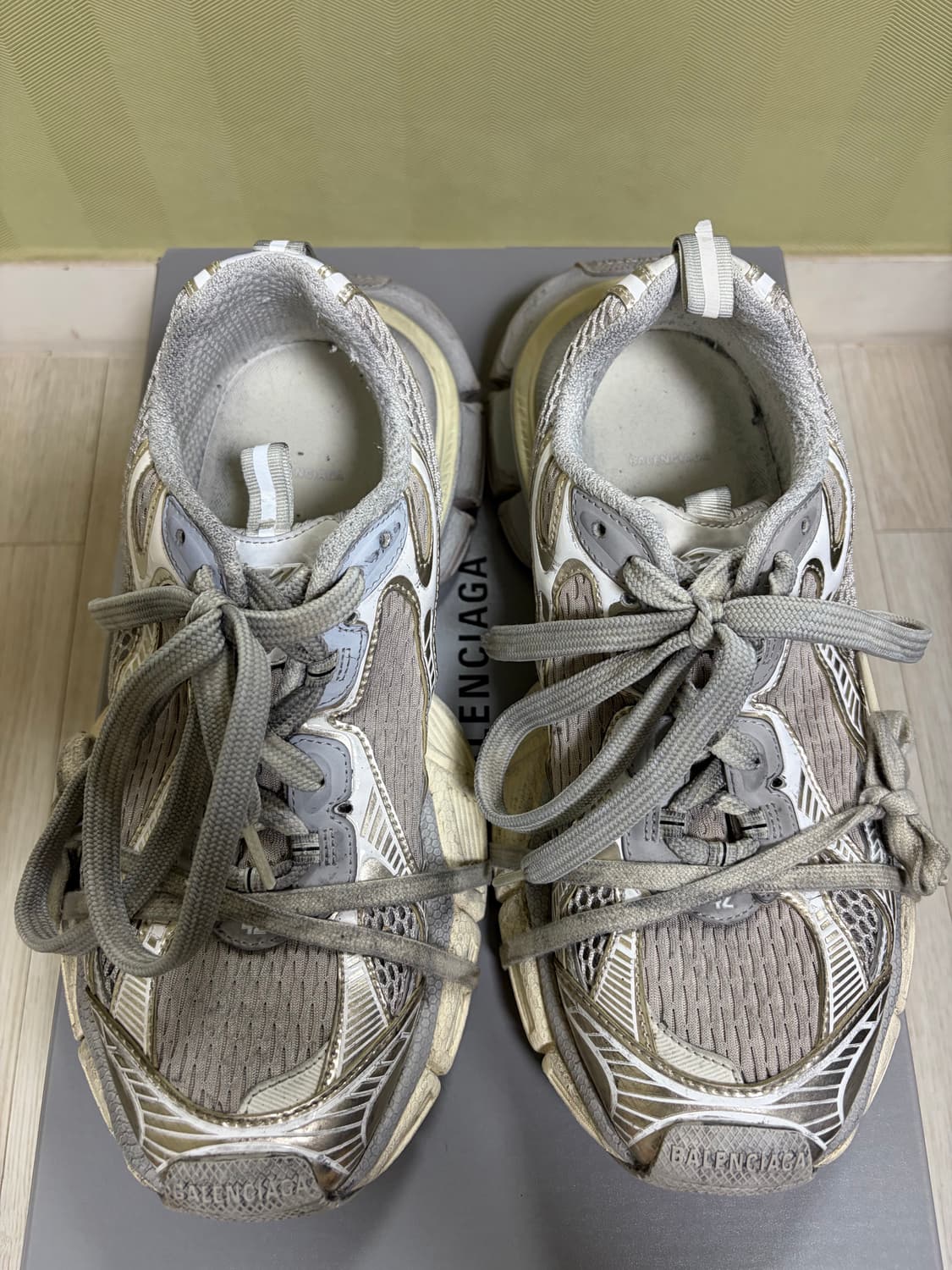 [42] 발렌시아가 3XL 에그쉘 상품이미지2