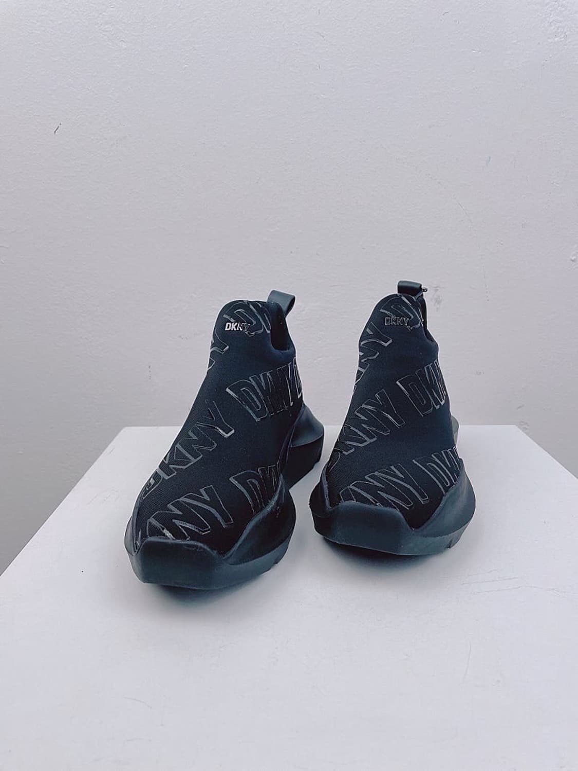 (정품/새상품) DKNY 여성 삭스 스니커즈 블랙 상품이미지2