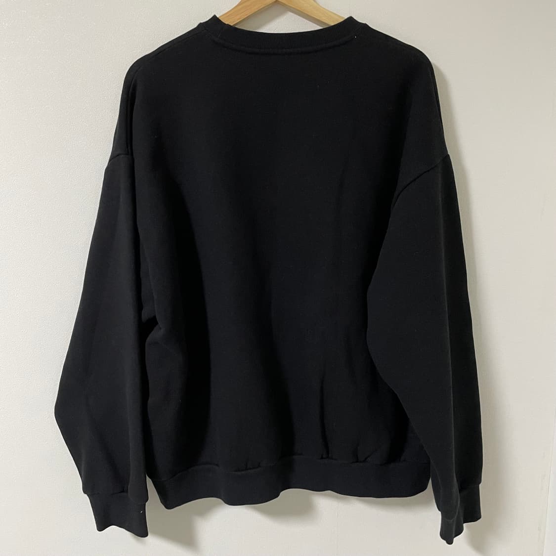 헌터 기모 맨투맨 블랙 상품이미지2