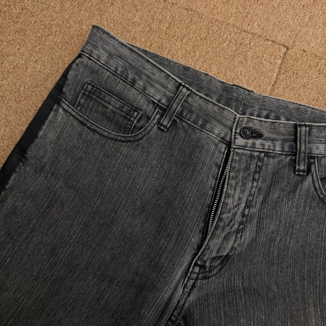 꼼데가르송 블랙라인 테이퍼드핏 데님팬츠 상품이미지2