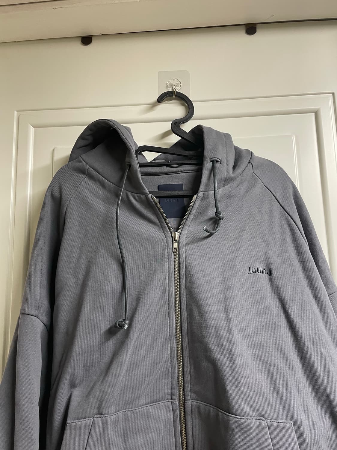 준지 페르소나 로고 자수 후드 집업 그레이 상품이미지3