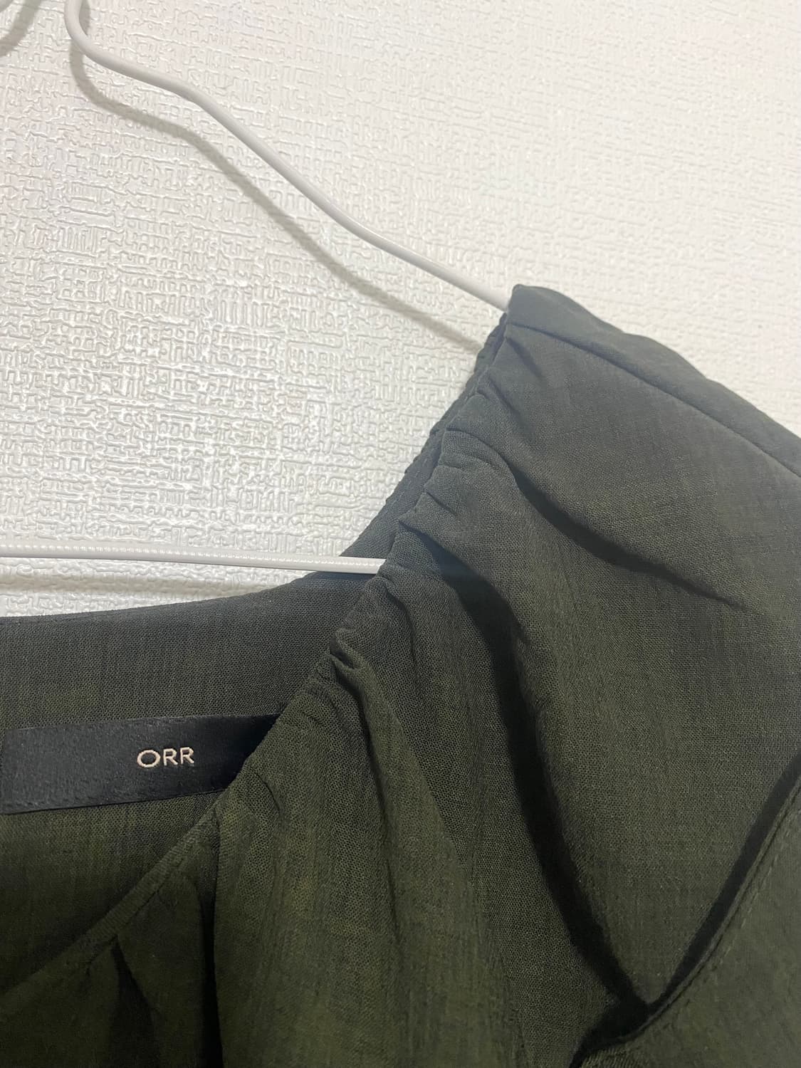 오르 싱글 버튼 핀턱 드레스  상품이미지3