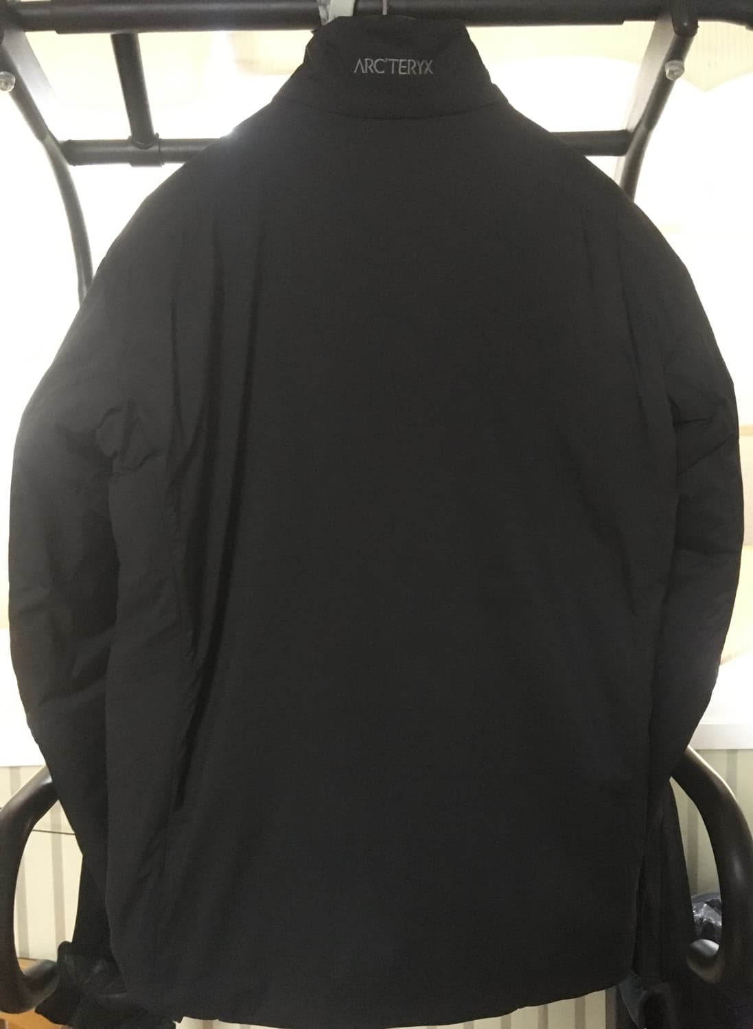 아크테릭스 FW25 아톰SV 자켓 블랙 판매합니다  상품이미지6