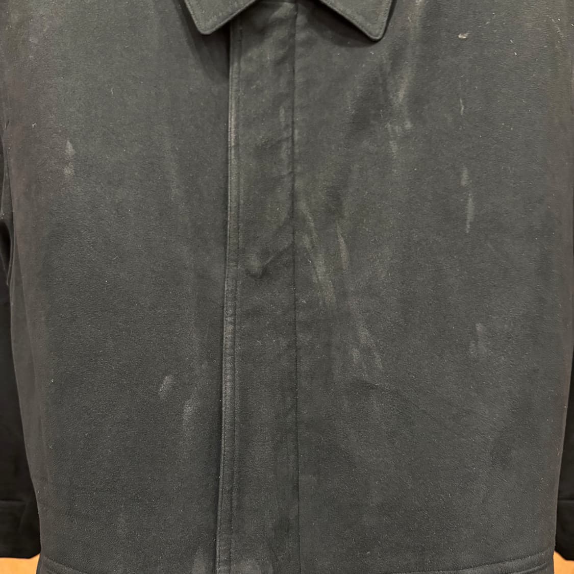 입생로랑 하프 코트 미니멀 솔리드 안감 로고 라벨 테이핑 디테일 블랙 상품이미지8