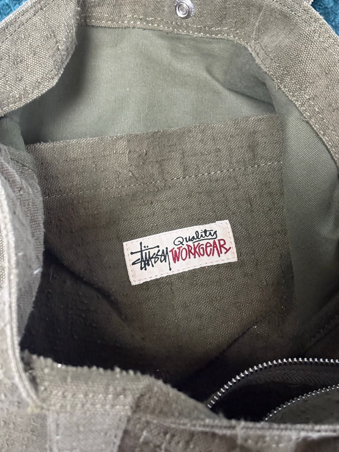 스투시 니들 펀치 크로스바디백 올리브 상품이미지2