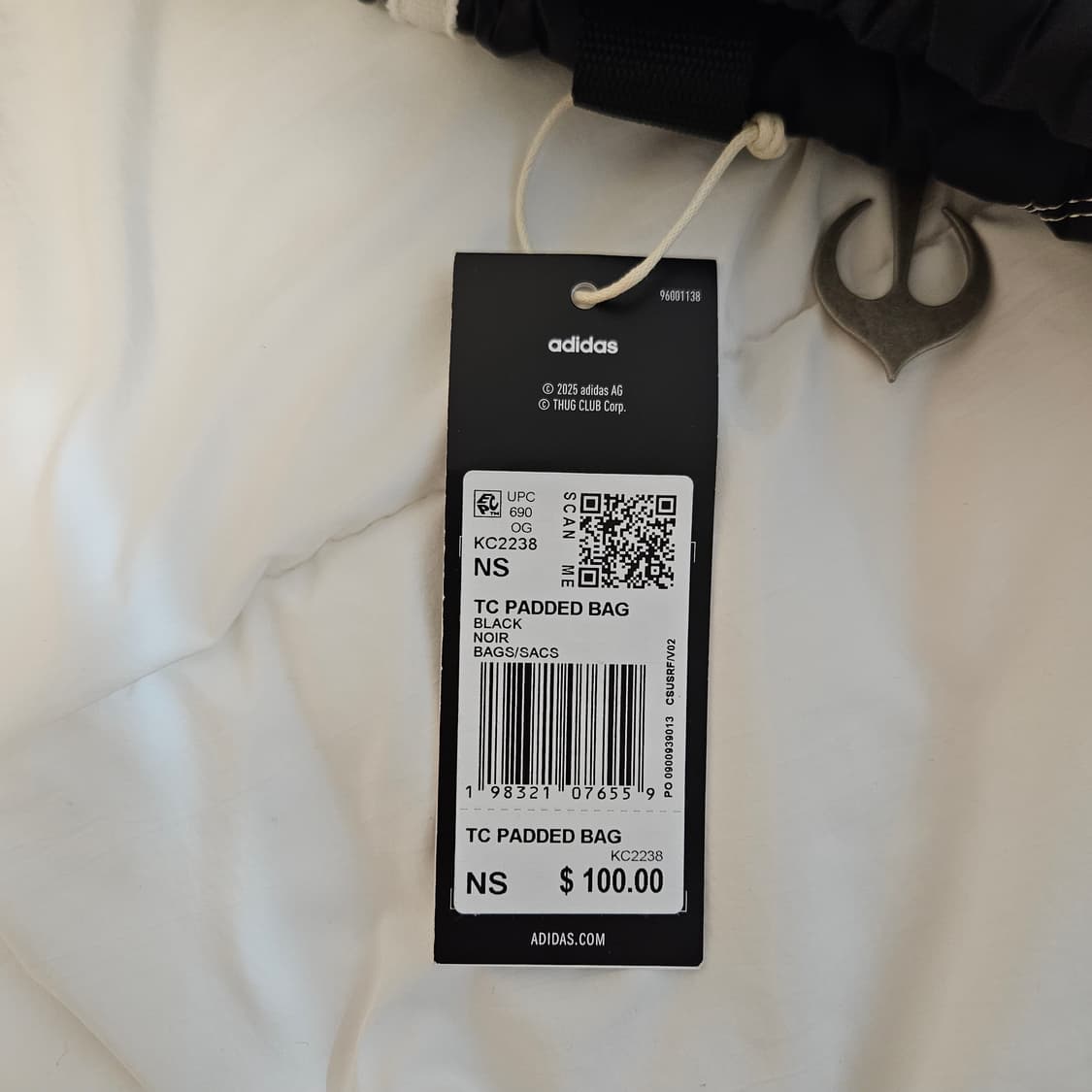 아디다스 x 떠그 클럽 패디드 백 블랙 상품이미지3