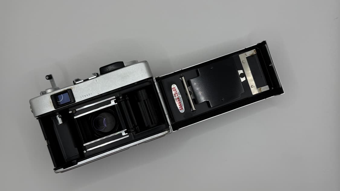 코니카 Konica C35 FD 필름카메라 / 헥사논 렌즈 F1.8 /  상품이미지4