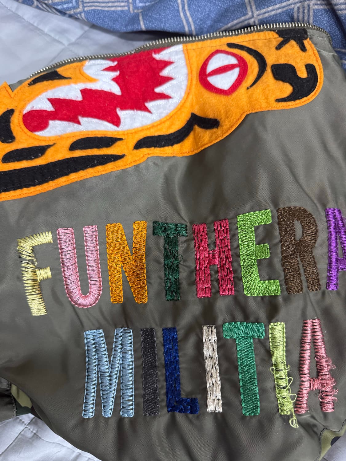 베이프 타이거 패딩 올리브 상품이미지7