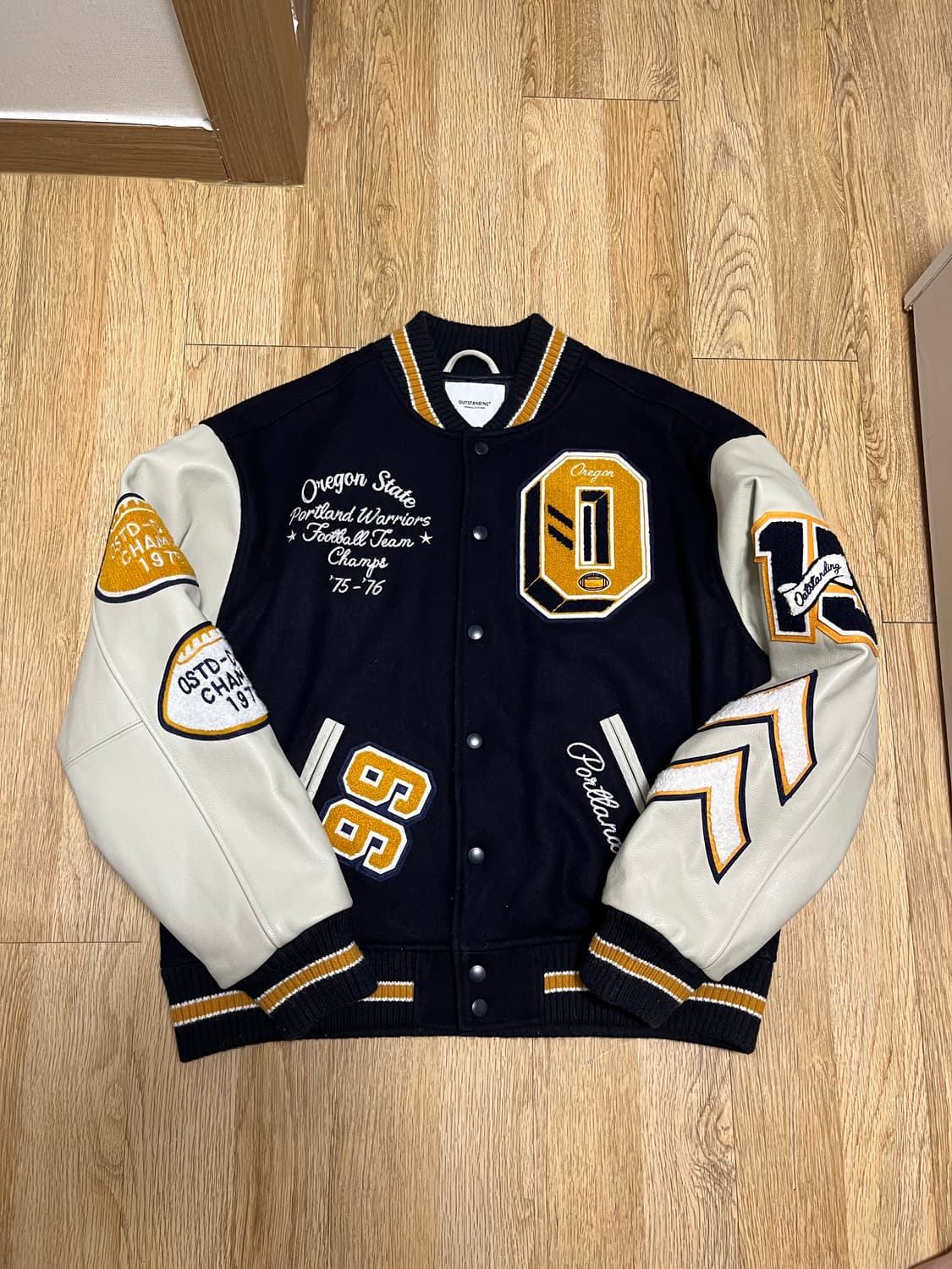 아웃스탠딩 바시티 자켓 상품이미지2