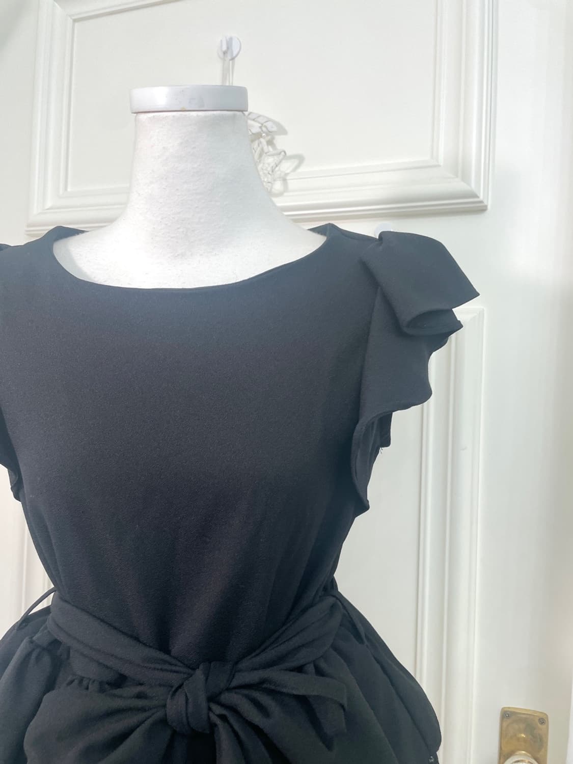 black ruffle lace trim belt blouse 상품이미지7