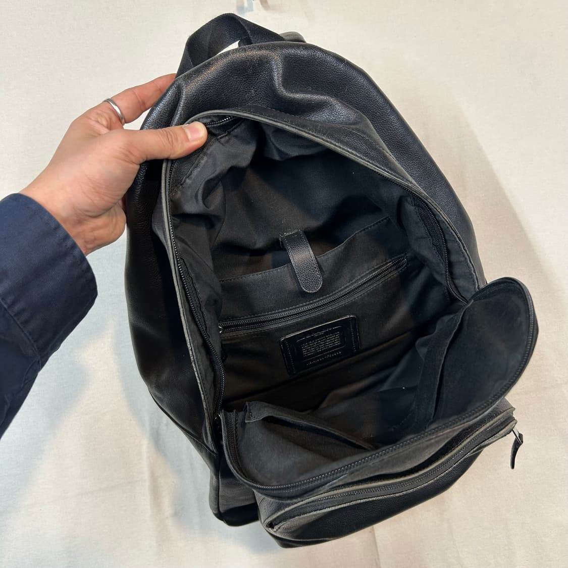 코치 COACH 레더 백팩 블랙 상품이미지4