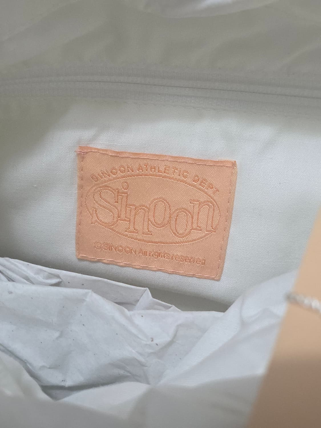 시눈 SINOON 오프화이트 패딩 숄더백 택새제품 상품이미지5