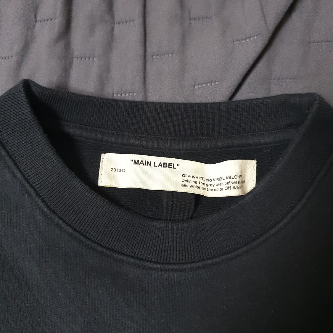 오프화이트 맨투맨  상품이미지6
