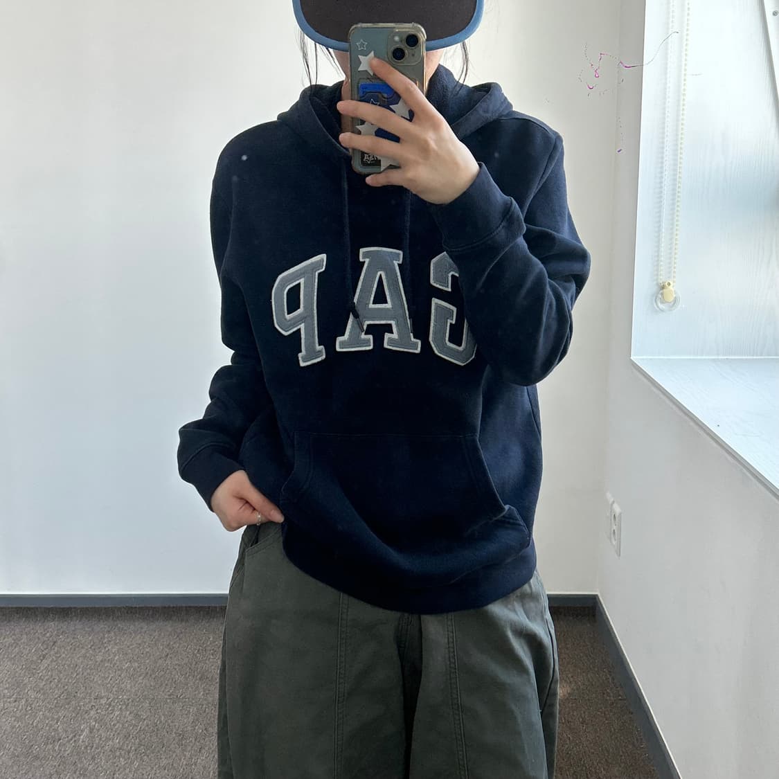 GAP 갭 그레이로고 블랙 후드티 상품이미지1