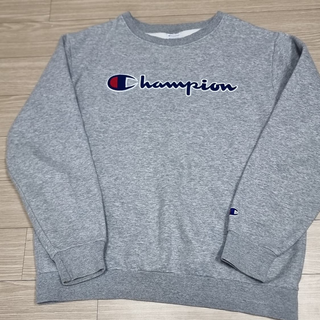 한국에서 생산된 챔피온 맨투맨티 그레이(100) 상품이미지1