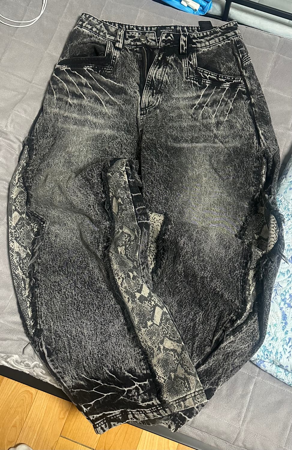 (XL)Tus 스네이크 프린트 팬츠 팝니다 상품이미지2