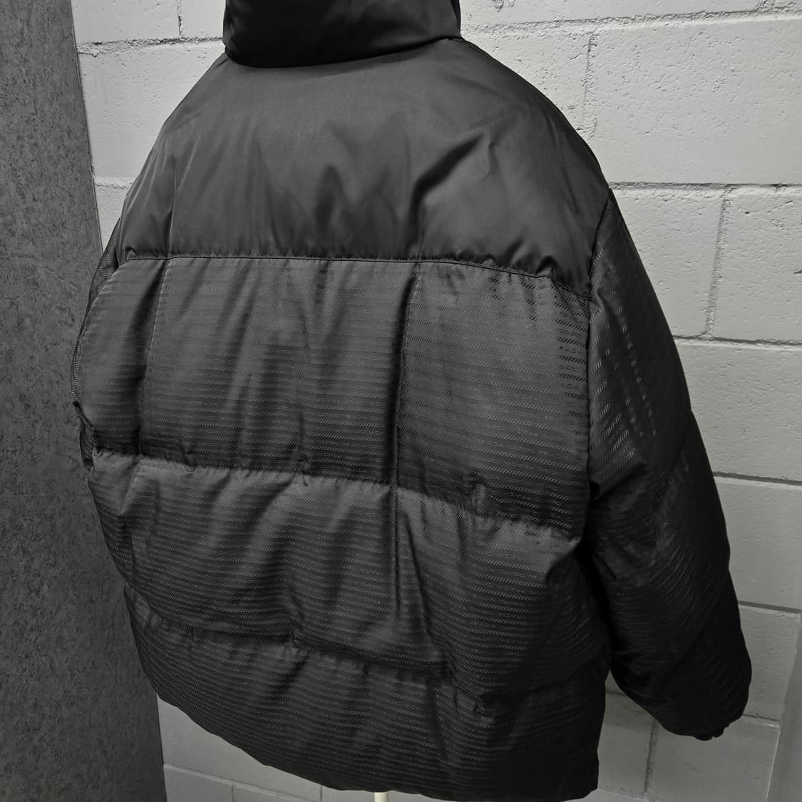 프라다 삼각로고 리버서블 양면 패딩 XXL 상품이미지4