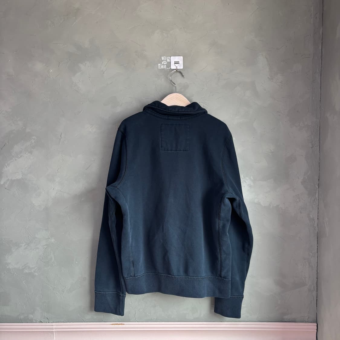 아베크롬비 카라 반집업 맨투맨 네이비 상품이미지4