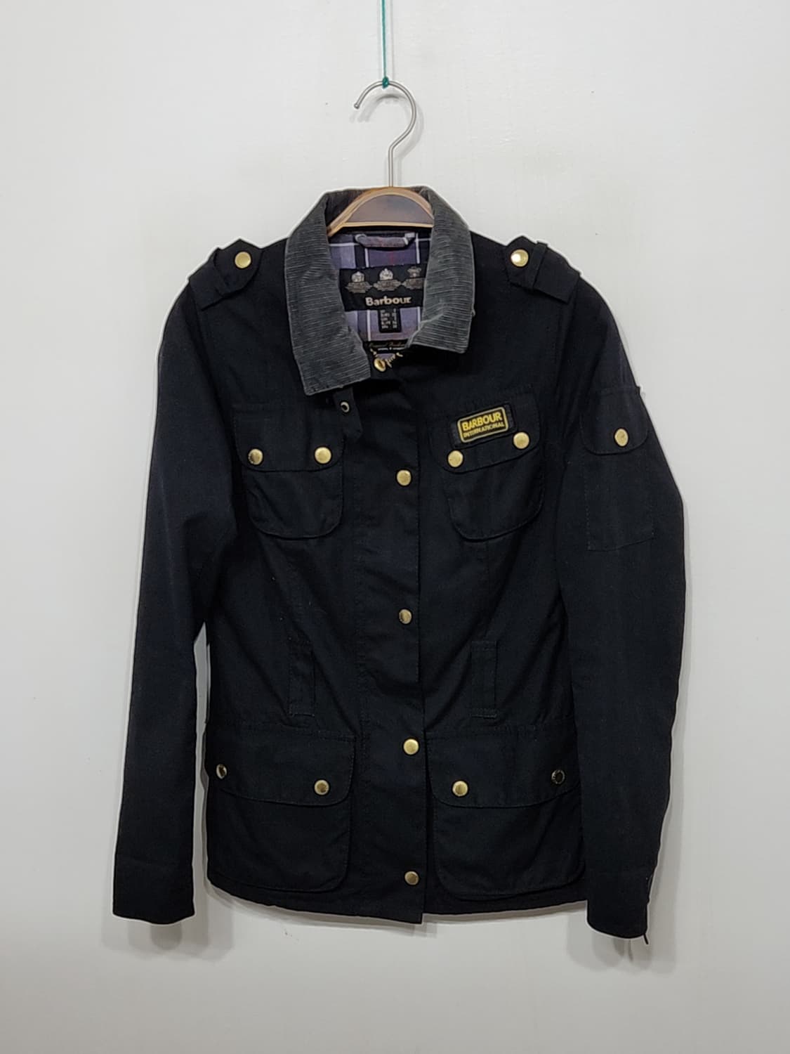 (S) 바버 인터내셔널 왁스자켓 블랙 왁싱점퍼 견장  상품이미지1