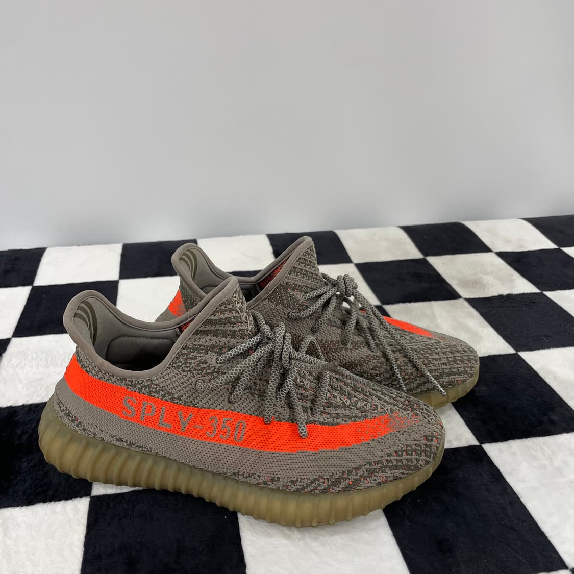 아디다스 이지부스트 350 V2 벨루가 265mm 상품이미지1