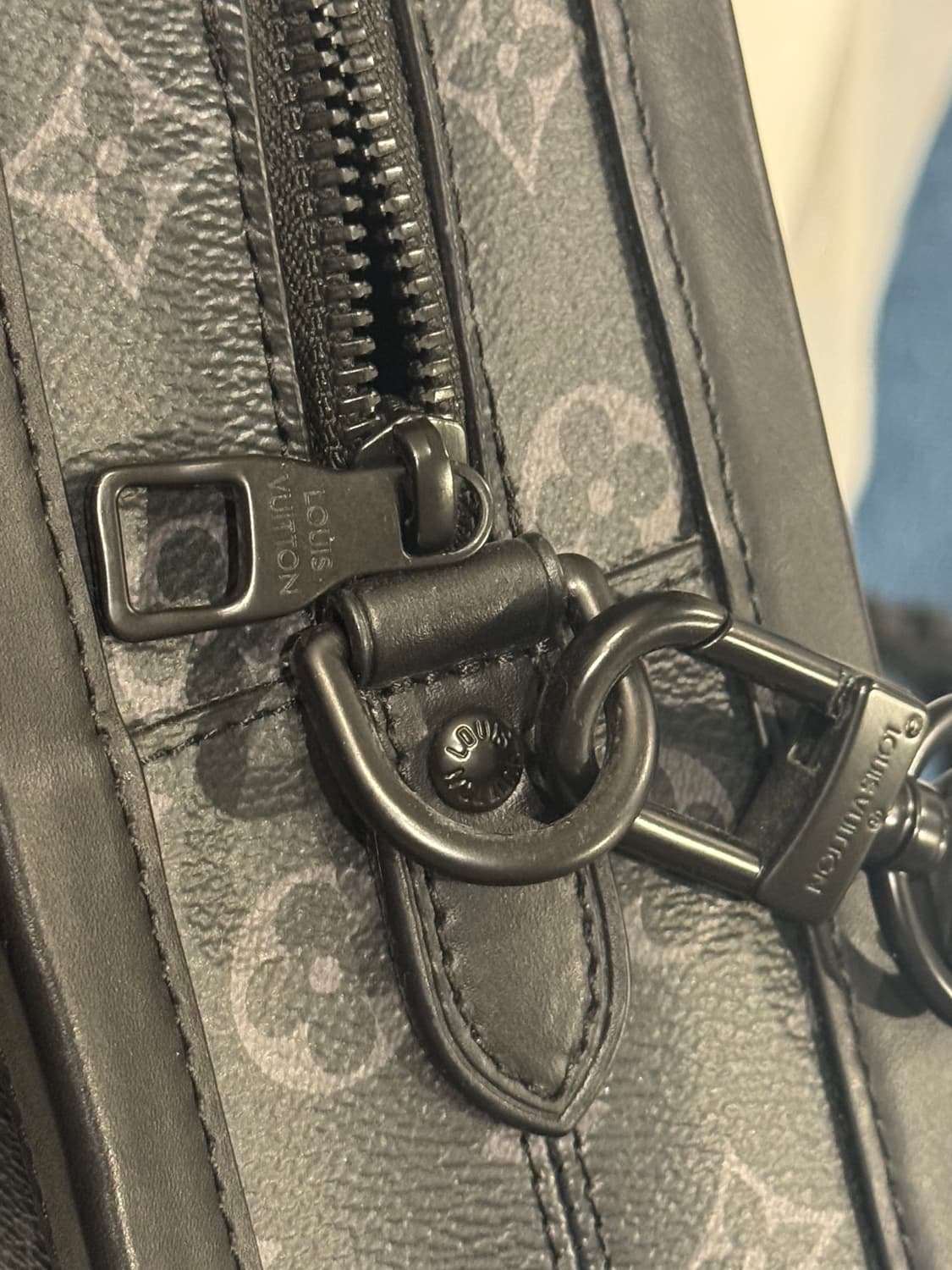 루이비통 소프트 트렁크 모노그램 이클립스 상품이미지5