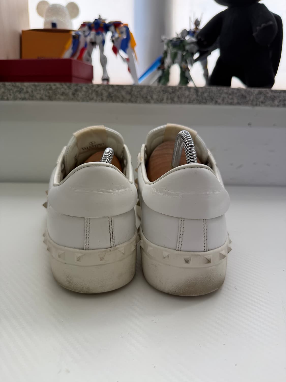 정품) 발렌티노 락스터드 스니커즈 41.5(265) 상품이미지5